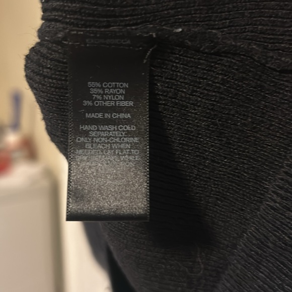 Express long black v-neck sweater - Picture 3 of 3